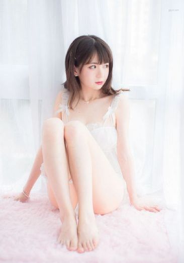 天降女子从二楼掉下来了