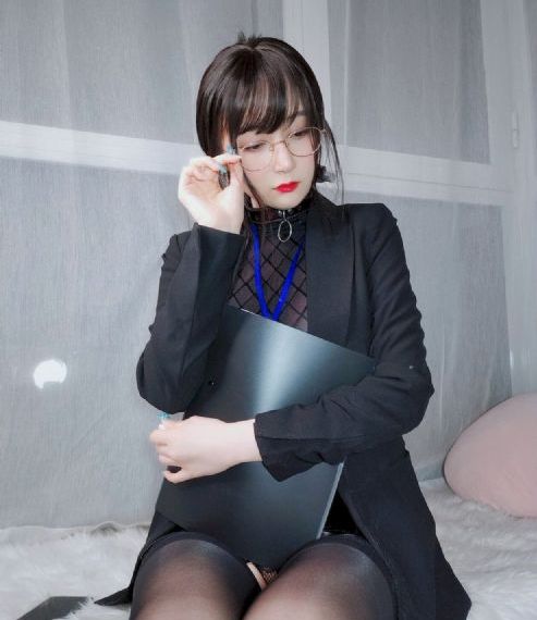 女秘书的目的在线观看